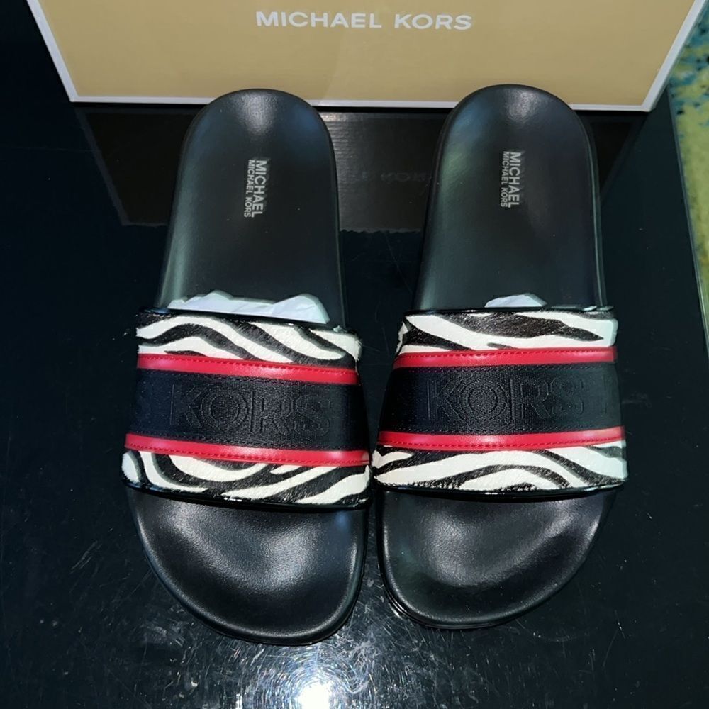 NWT Michael Kors logo printed and calf hair sandals 7 - Picture 2 of 7